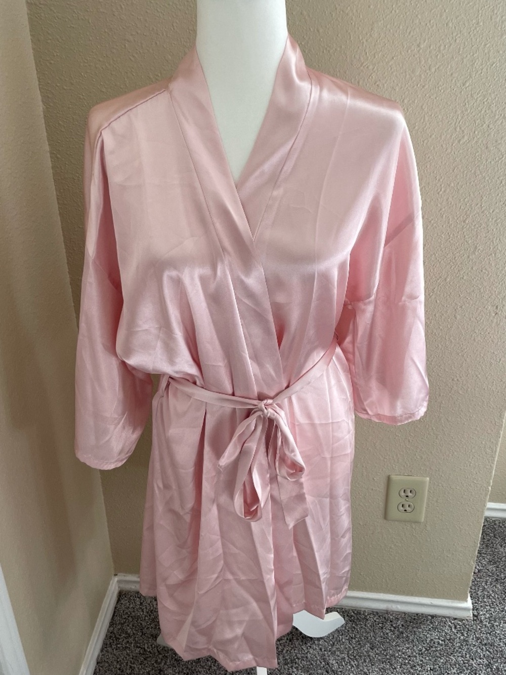 Women's Apt. 9 Satin Light Pink Blush Kimono Short Robe Medium Bridesmaid Belted